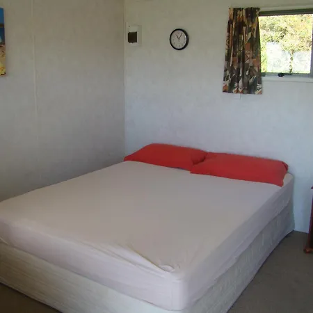 Port Waikato Holiday Park Room photo