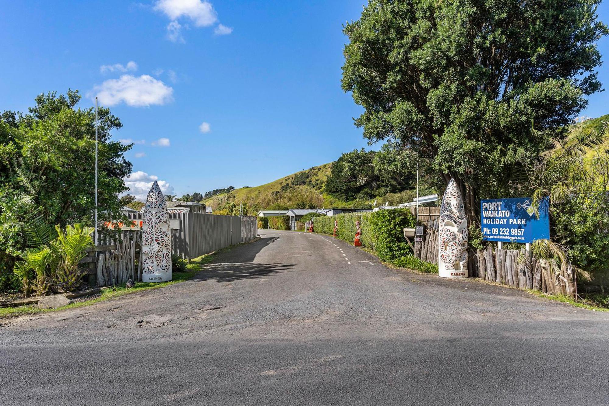 Port Waikato Holiday Park 4*